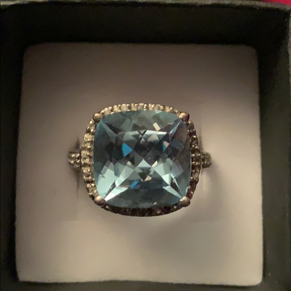 10Kt White Gold Stamped Blue Topaz Ring